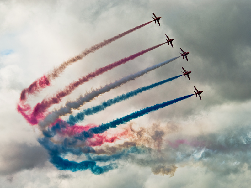 223_Fairford RIAT_Red Arrows na British Aerospace Hawk T1.jpg